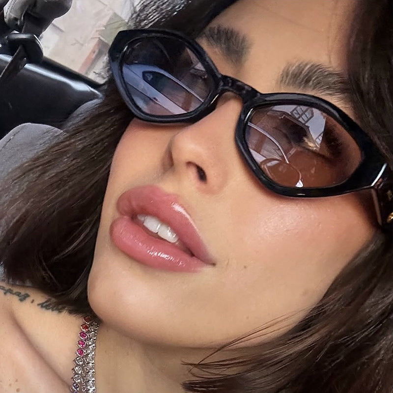 Women's fashionable sunglasses in striking butterfly design Bowlift
