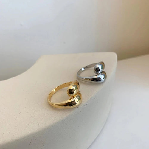 Modern double ring made of stainless steel Bowlift