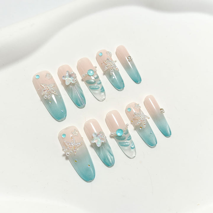 Artificial nails in elegant ocean design Bowlift