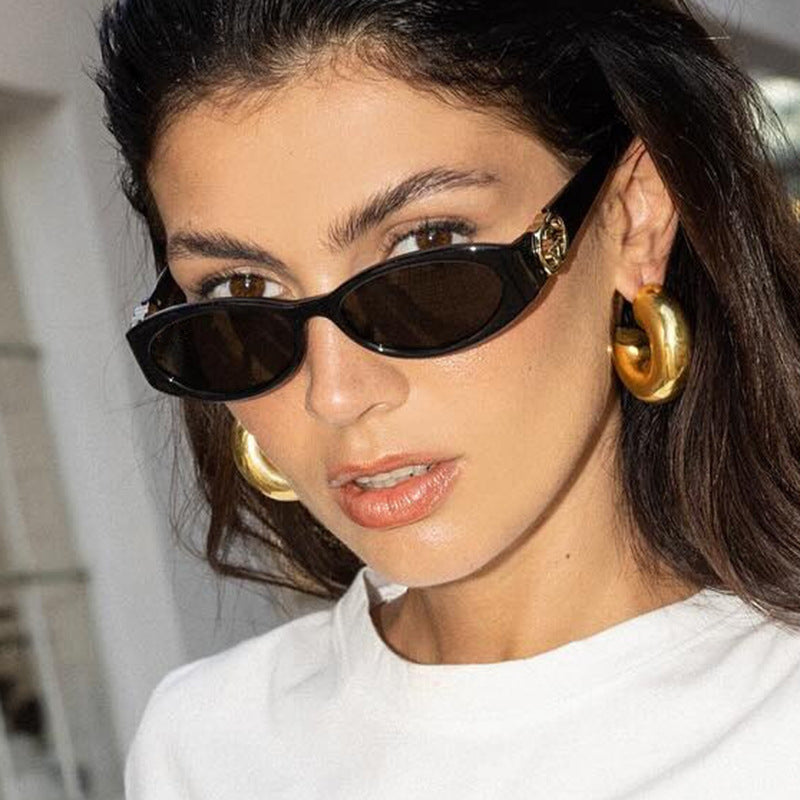 Women's fashionable cat-eye sunglasses with protective UV filter and luxurious accents Bowlift