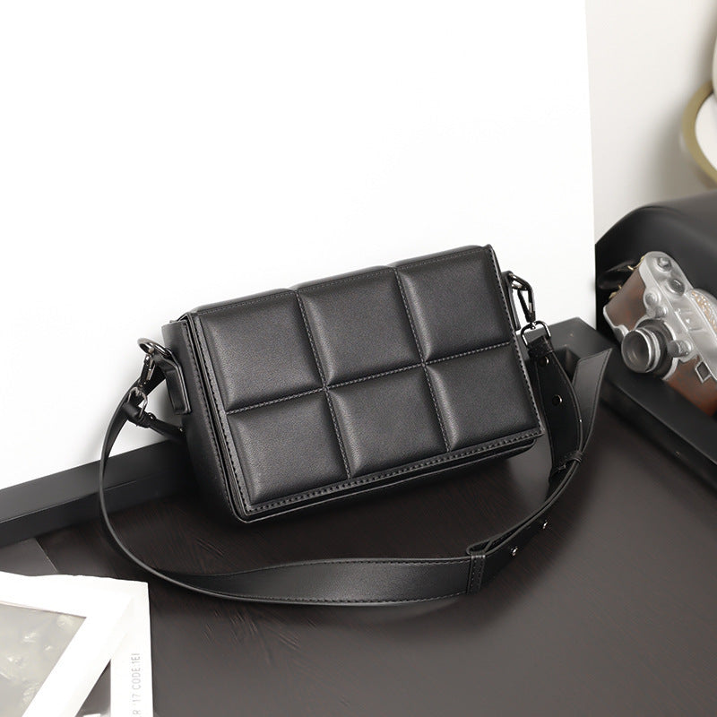 Practical Shoulder Bag in Modern Design Bowlift