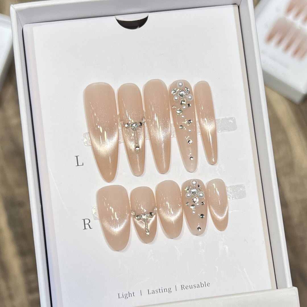 Decorative Press-On Nail Set Bowlift