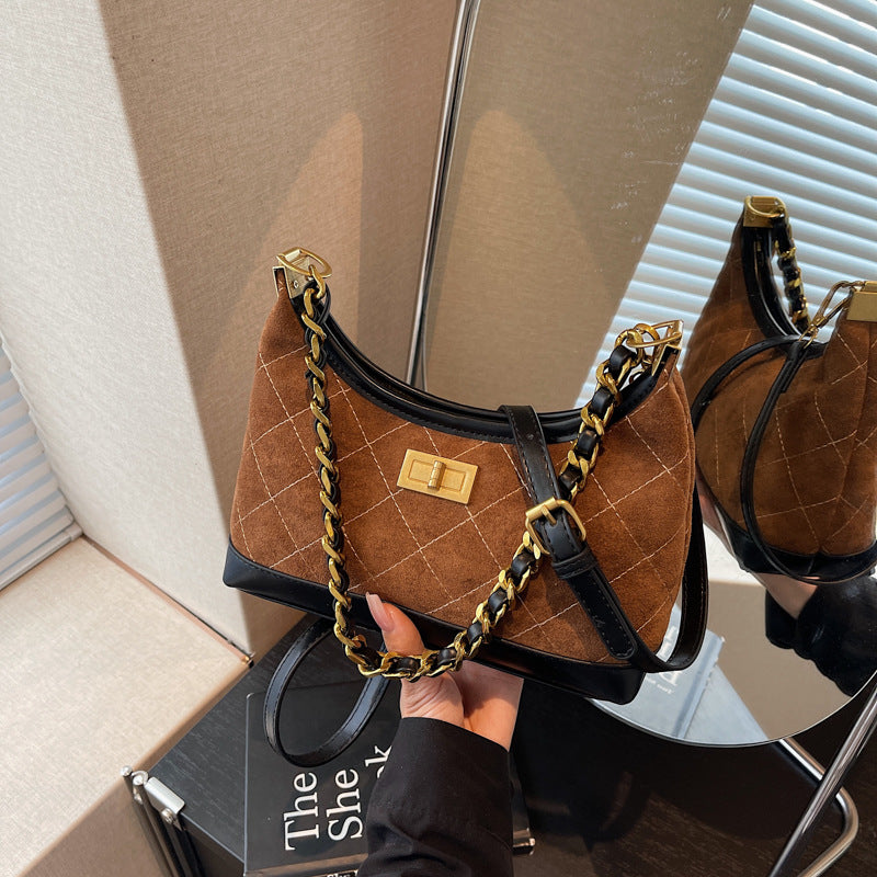 Chic Quilted Handbag Bowlift