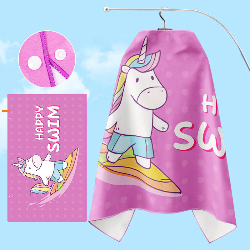 Bathrobe Bowlift with unicorn motif and practical hood
