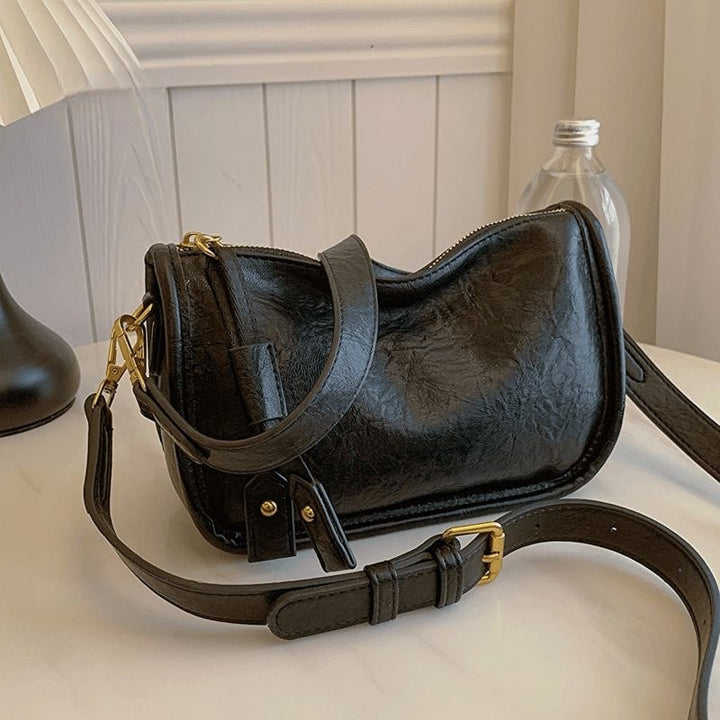 Elegant Leather Handbag Bowlift
