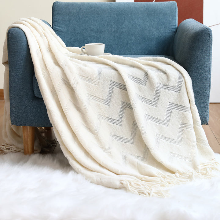 Cozy Textured Throw Blanket Bowlift