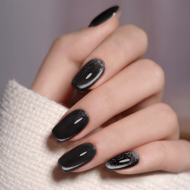 Nail art set with elegant metallic finish Bowlift