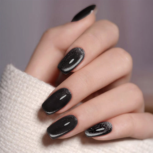 Nail art set with elegant metallic finish Bowlift