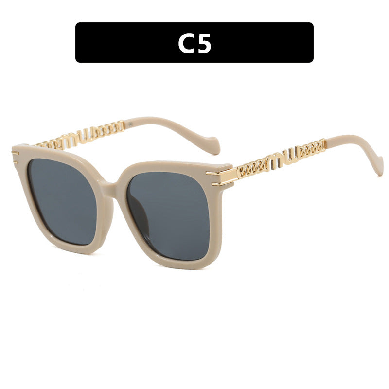 Ladies trendy square sunglasses with elegant frame and stylish gold accent Bowlift