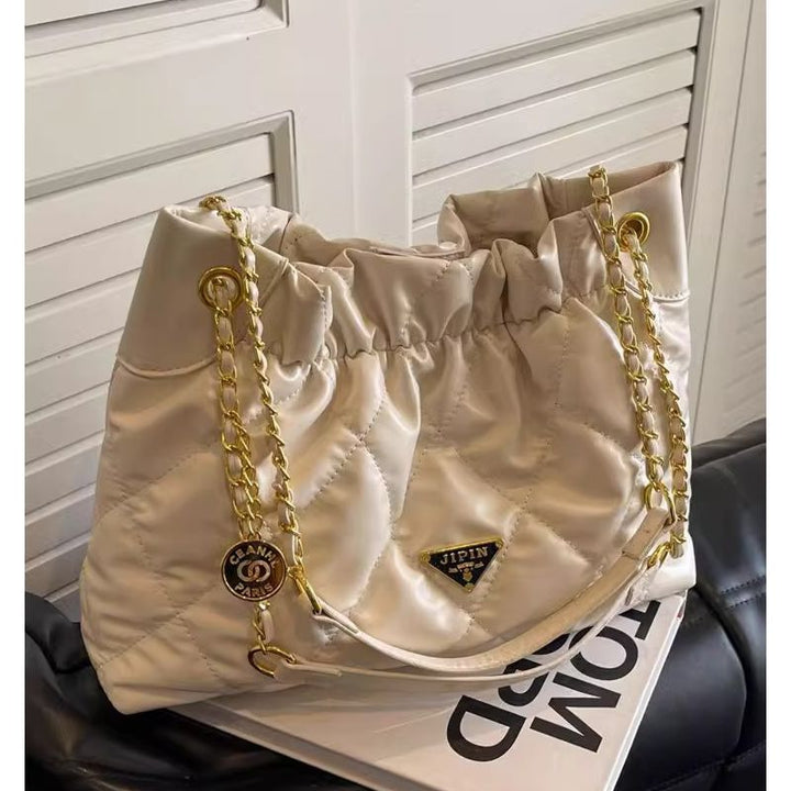 Chic Quilted Shoulder Bag Bowlift