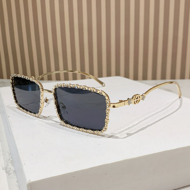 Women's elegant square sunglasses with luxurious rhinestone frame Bowlift