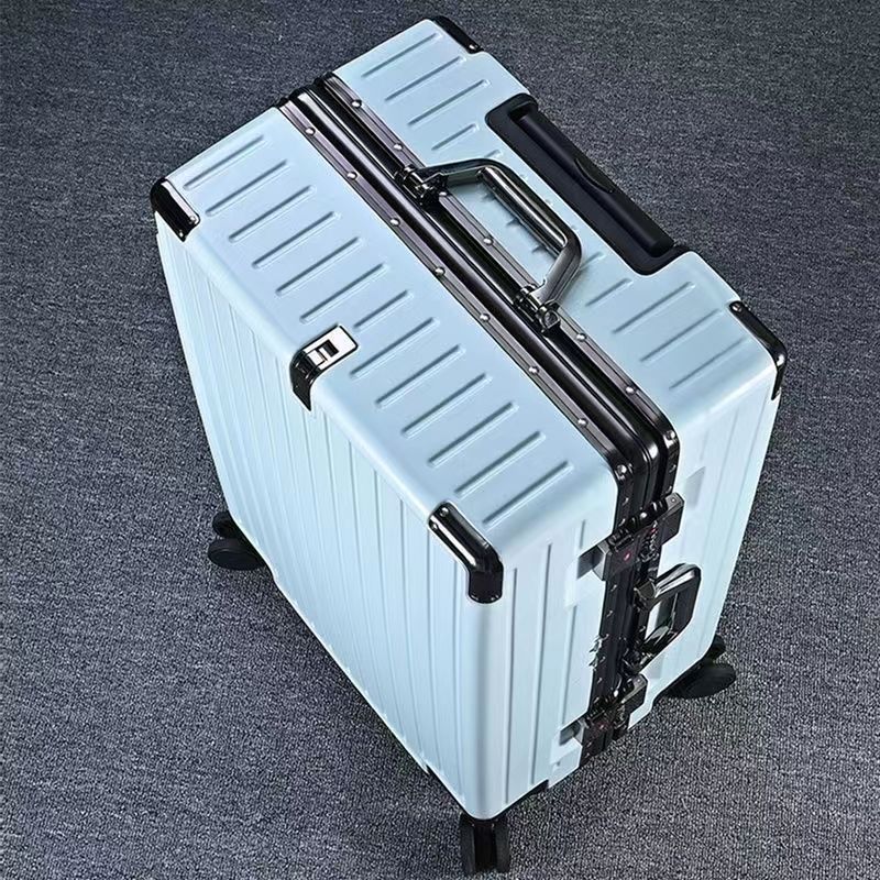 Rugged Expedition Suitcase Bowlift