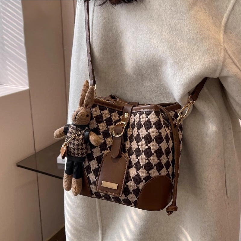 Chic Textured Bucket Bag Bowlift