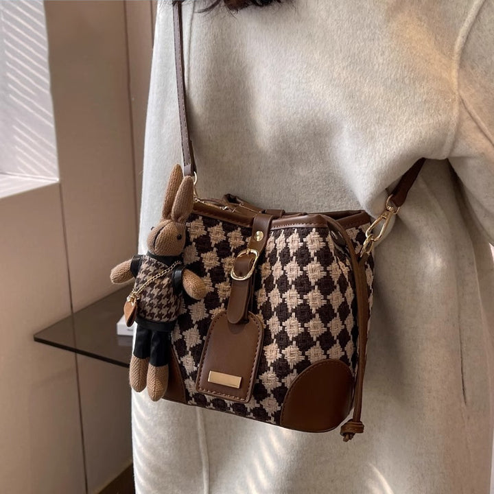 Chic Textured Bucket Bag Bowlift