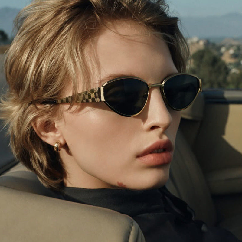 Women's Cat-Eye Sunglasses with Elegant Design and Luxurious Accents Bowlift