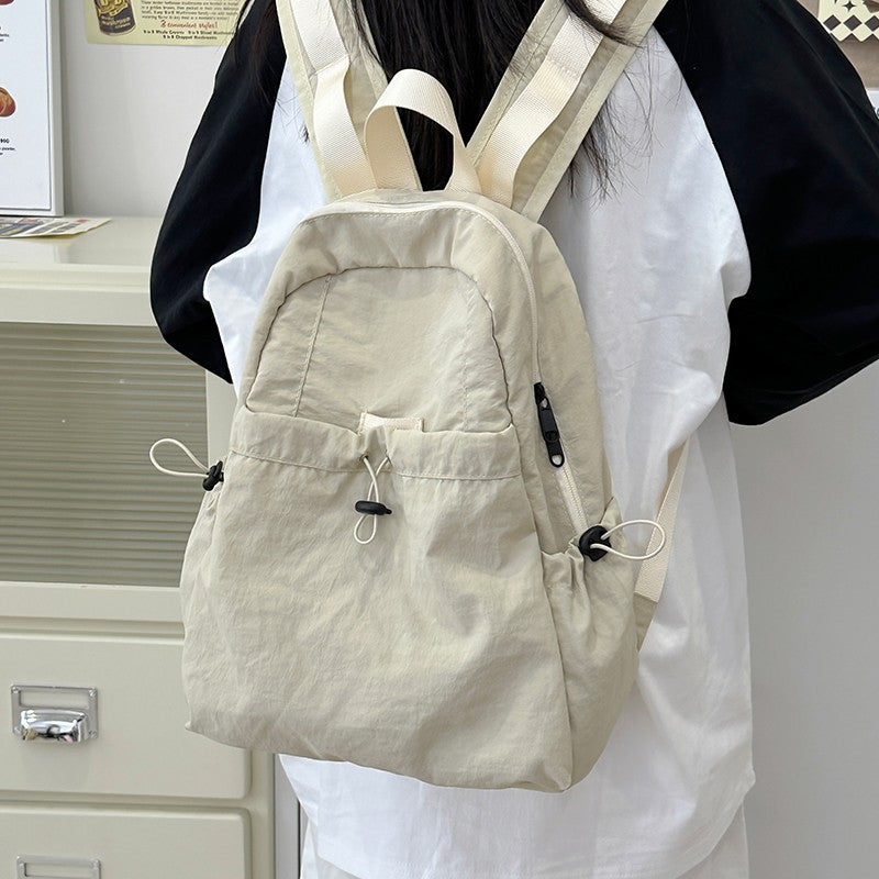 Leisure backpack with innovative drawstring and comfortable carrying system Bowlift