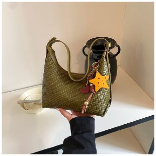ven Leather Hobo Bag Bowlift