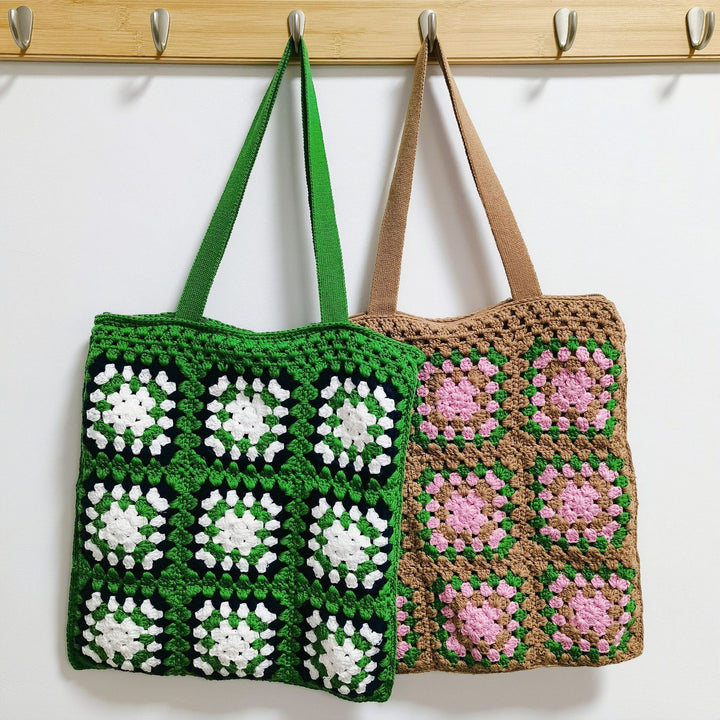 Handcrafted cotton tote bag in vintage granny design Bowlift