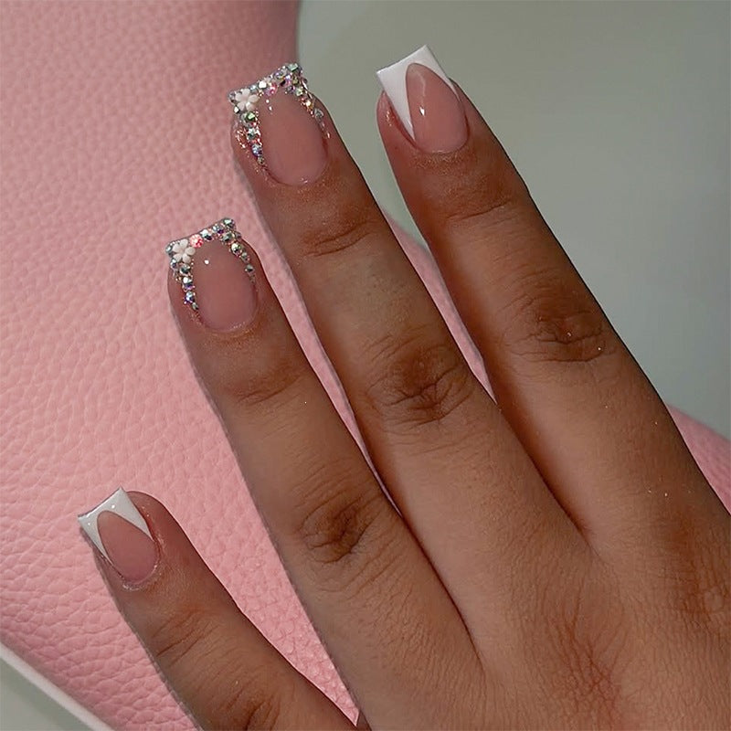 Nail art set with delicate flower and glitter accents Bowlift