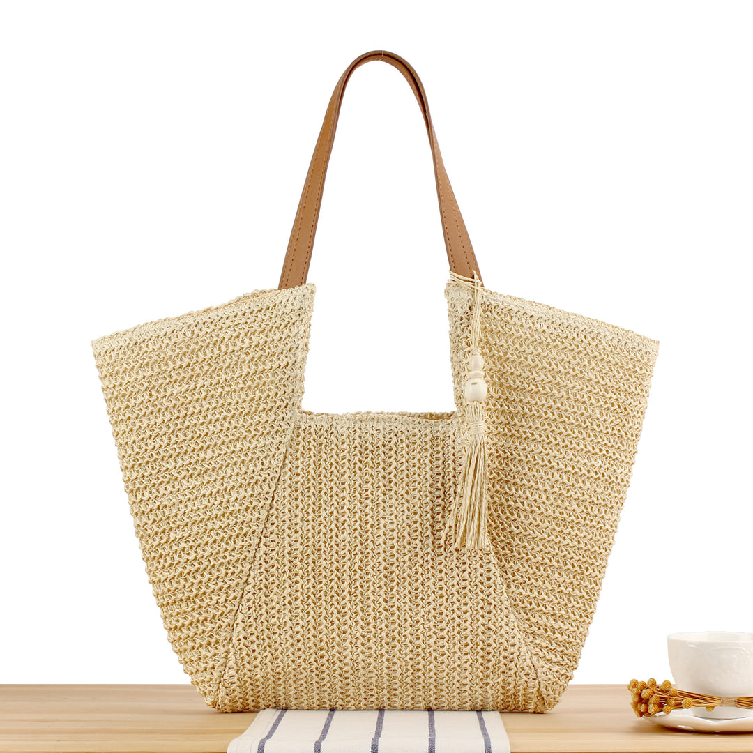 Handbag Made of Handwoven Raffia with Elegant Leather Accents Bowlift