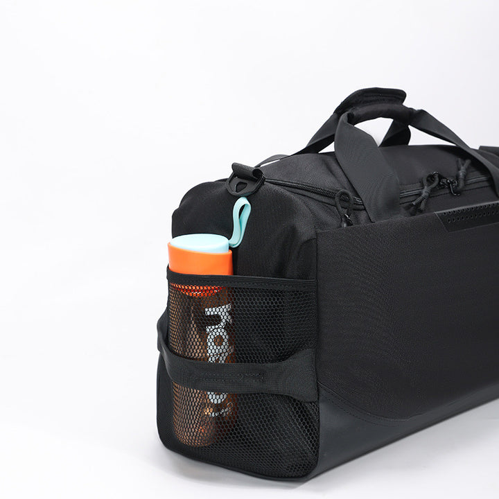 Men's sporty travel bag with ample storage space and detachable shoulder strap Bowlift