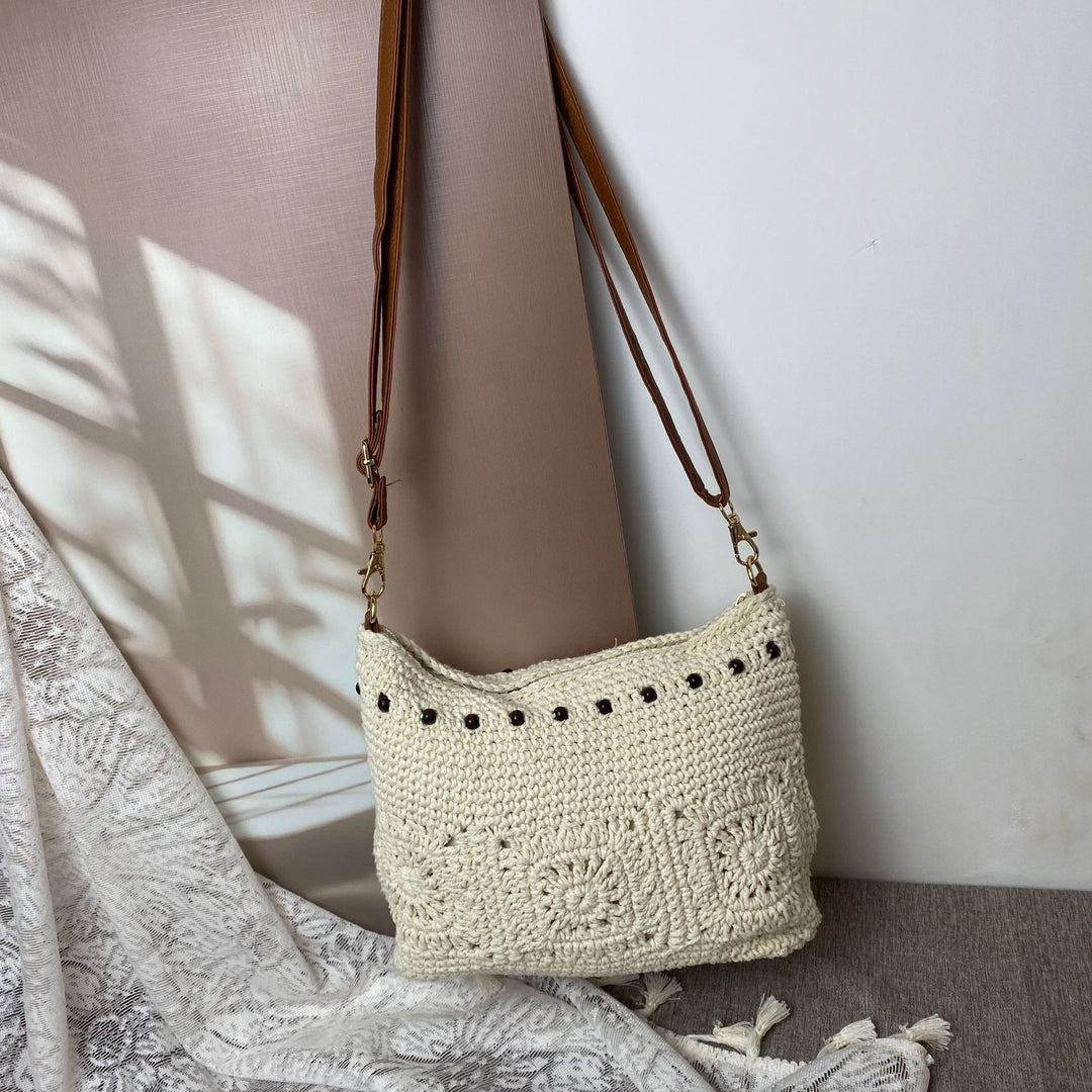 Fashionable crossbody bag with embroidery Bowlift