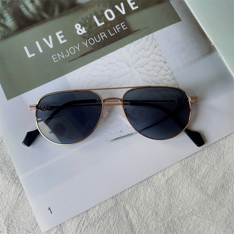 Vintage-Inspired Aviator Sunglasses Bowlift