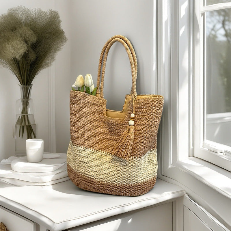 Handcrafted straw bag Bowlift