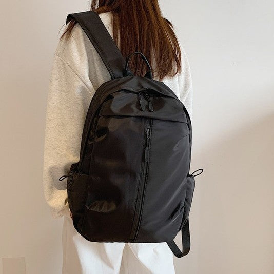 Everyday backpack with smart compartment system and water-repellent material Bowlift