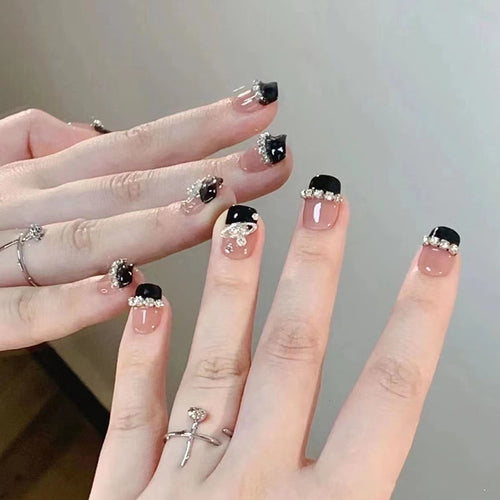 Glamorous artificial nail set with sparkling crystal embellishments Bowlift