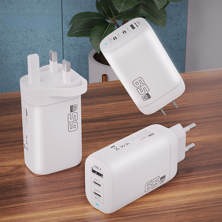High-power GaN USB-C multiport fast charger with UK plug Bowlift