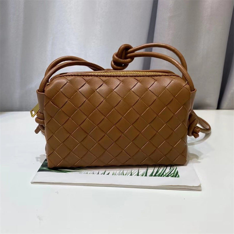 Elegant Woven Shoulder Bag Bowlift
