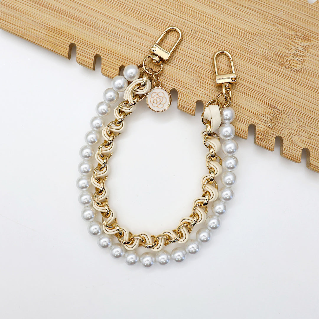 Chic Pearl-Chain Eyewear Holder Bowlift