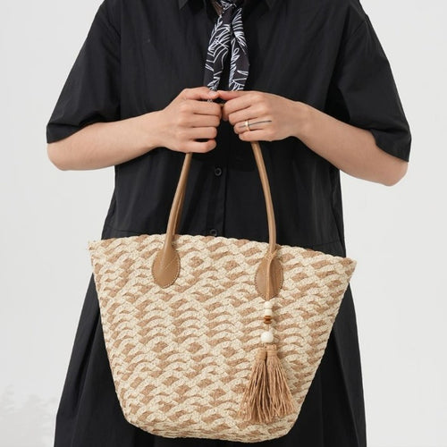 Handcrafted beach bag with elegant woven pattern Bowlift