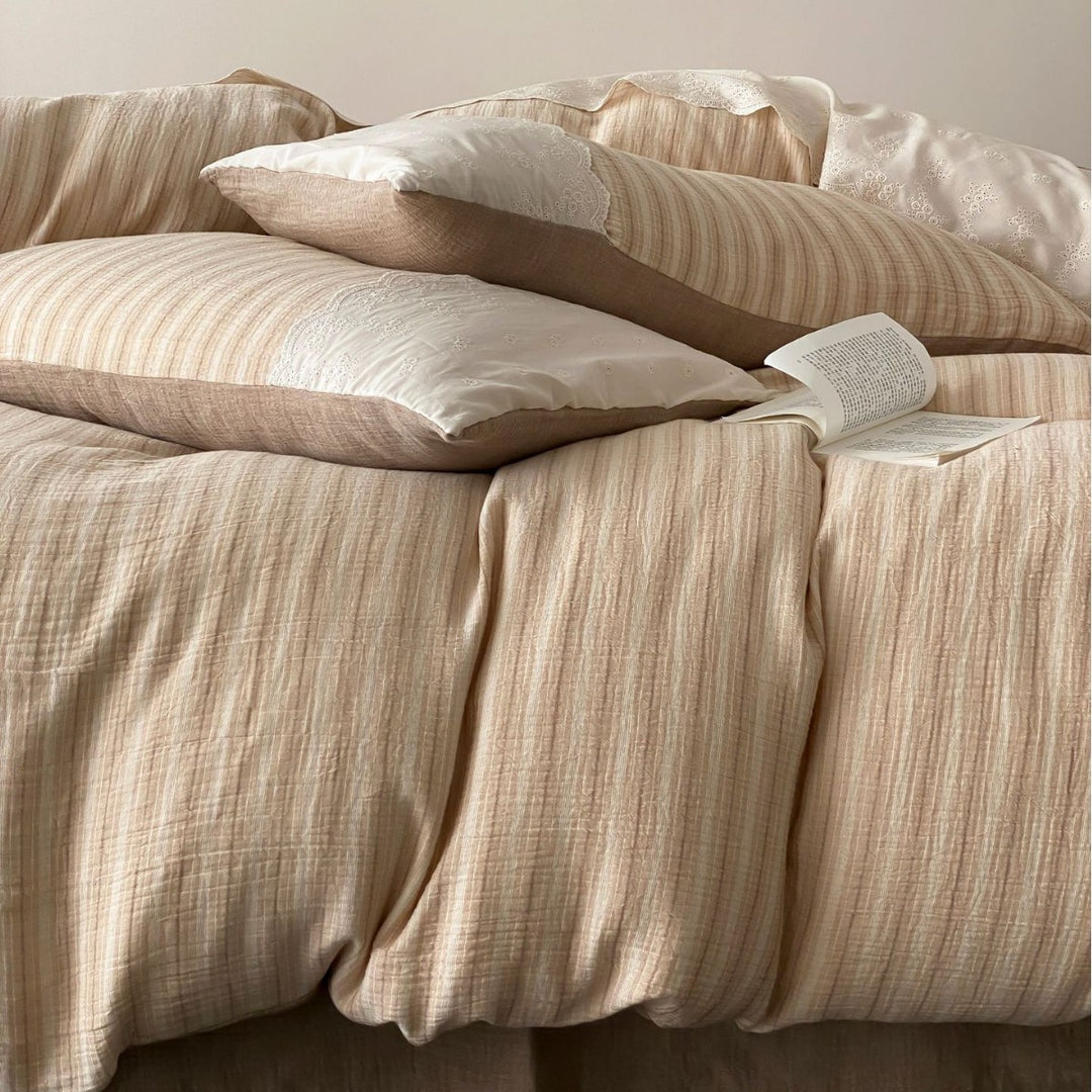 Bedding set made of fine linen-cotton blend with subtle striped texture Bowlift