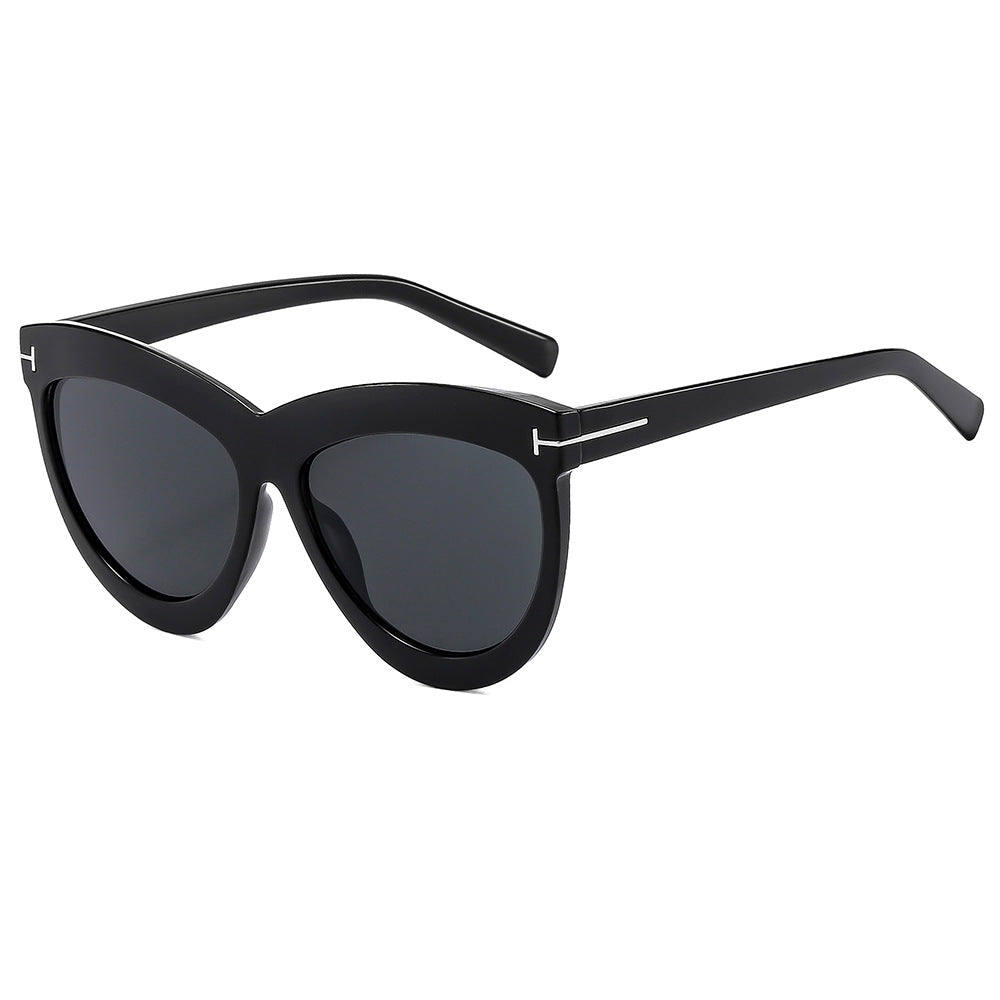 Women's Cat-Eye Sunglasses with Elegant Frame and High-Quality UV Protection Bowlift