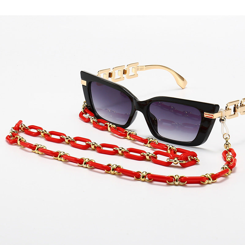 Fashion Cat-Eye Sunglasses with Elegant Chain Bowlift