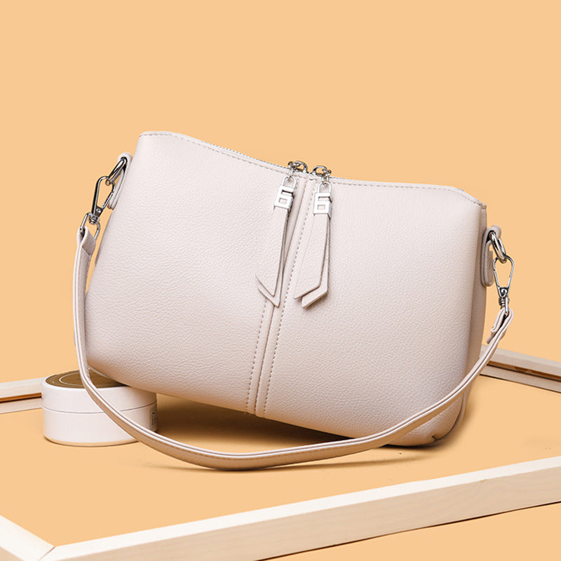 Elegant Structured Shoulder Bag Bowlift