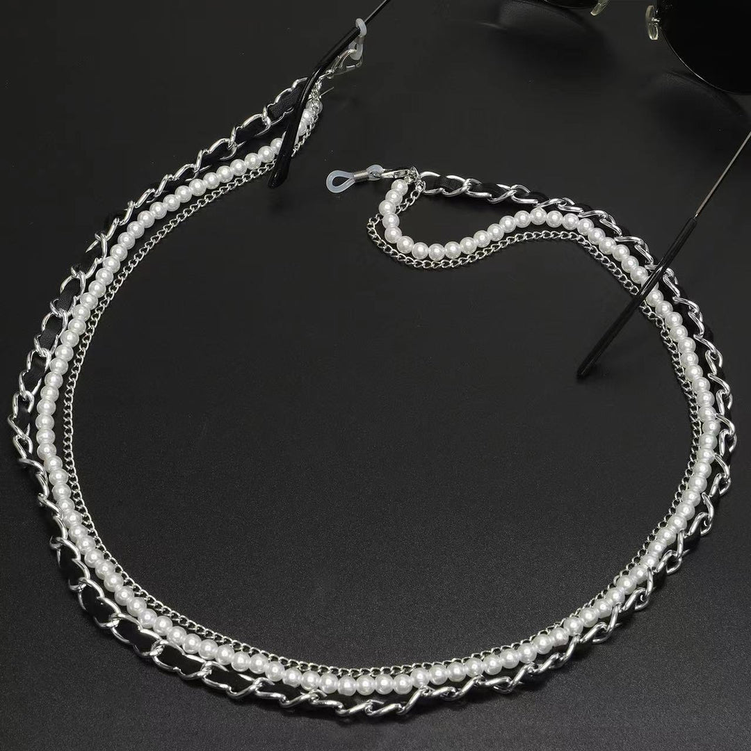 Decorative Eyewear Chain with Pearls Bowlift