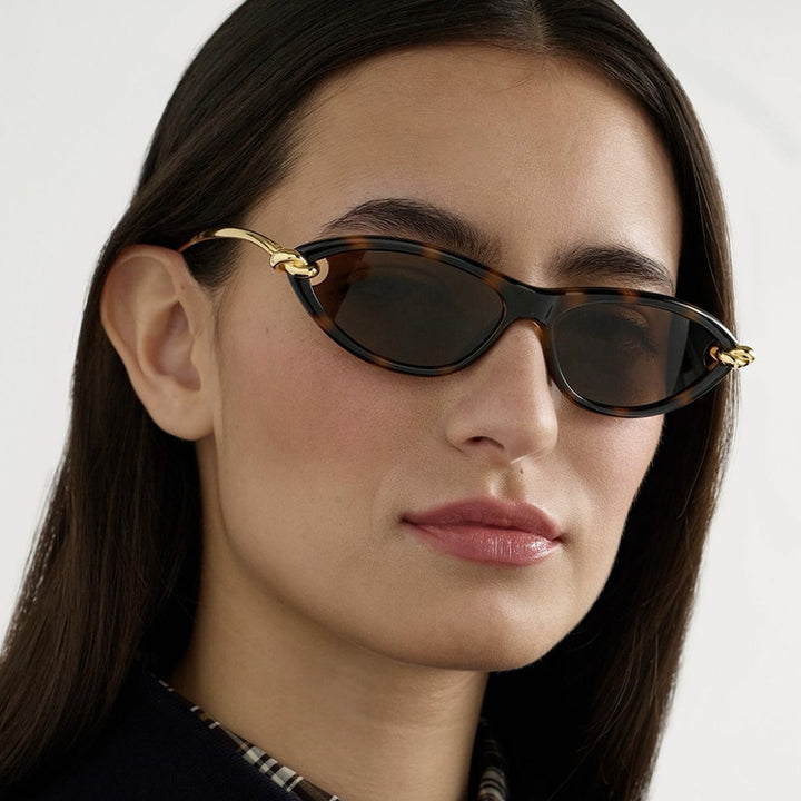 Women's Cat-Eye Sunglasses with Elegant Metal Frame and Protective UV Filter Bowlift