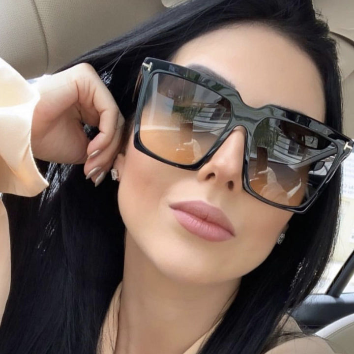 Women's square sunglasses with elegant metal accent Bowlift