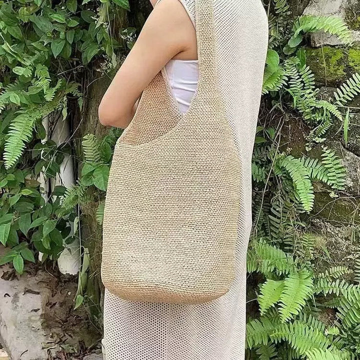 Handbag in Minimalist Design Bowlift