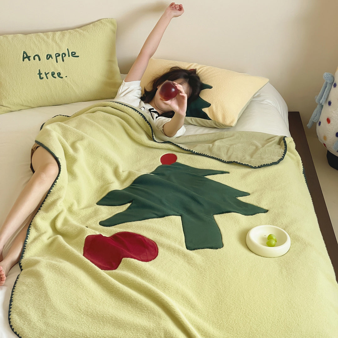 Cozy Animal-Themed Blanket Bowlift