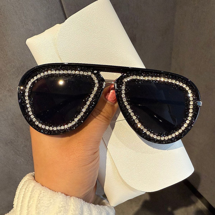 Women's extravagant heart-shaped sunglasses with sparkling rhinestone frame Bowlift