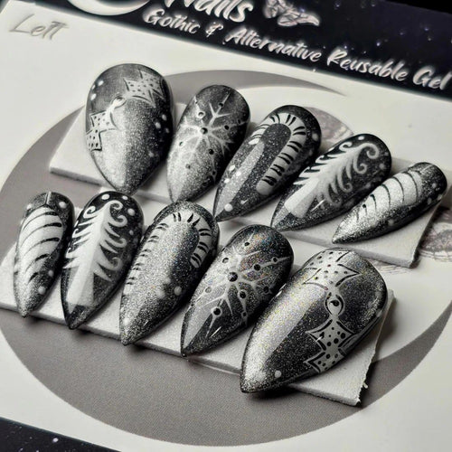 Artificial nails with festive winter design Bowlift