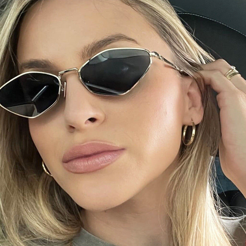 Women's geometric sunglasses with fine metal frame and UV protection Bowlift