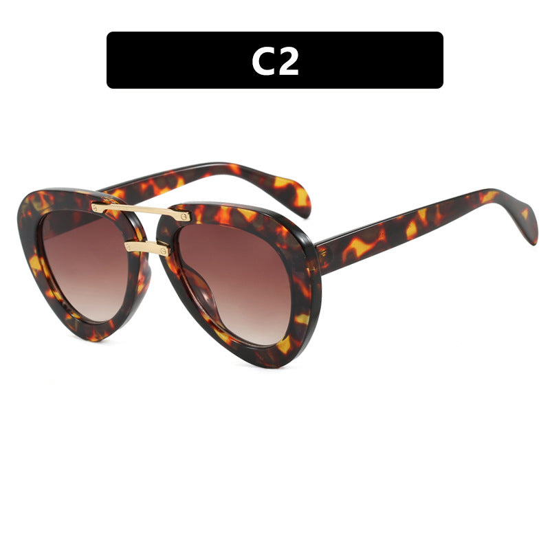 Womens extravagant sunglasses in modern heart design Bowlift