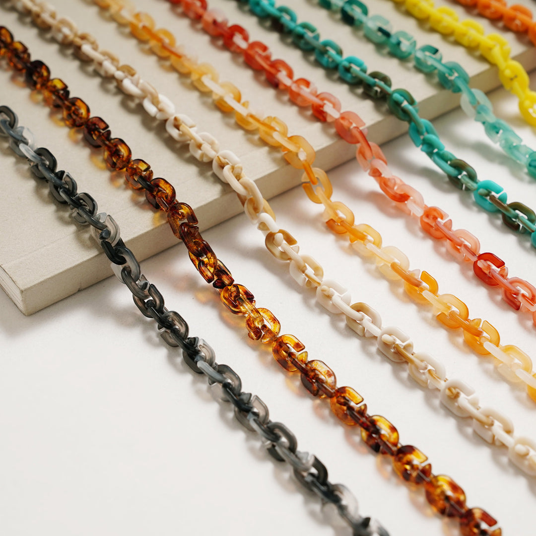Modern Flexible Eyewear Chain Bowlift