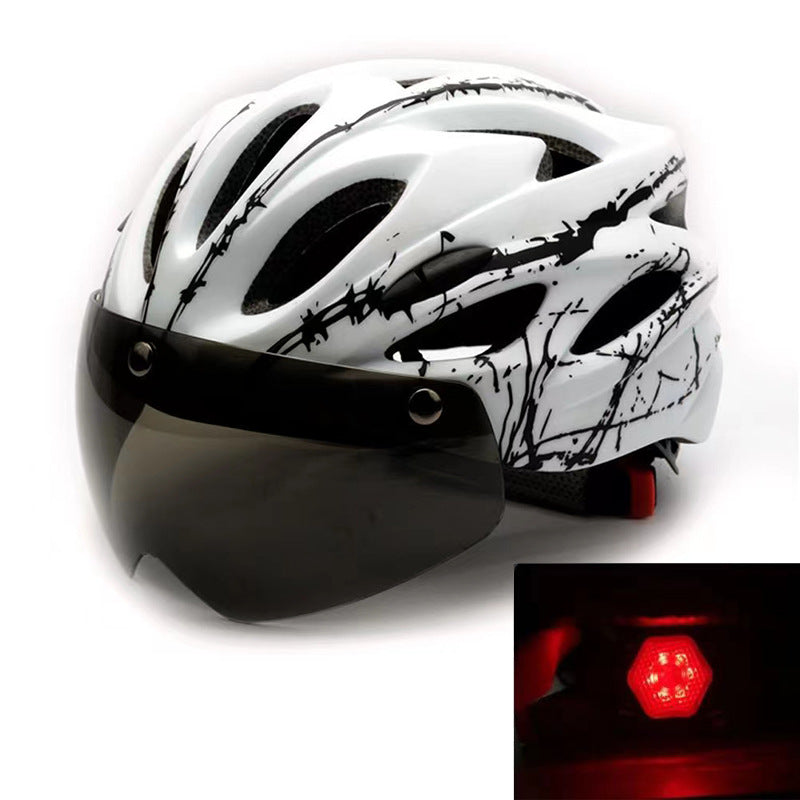 Bicycle helmet with integrated sun visor and optimal ventilation Bowlift