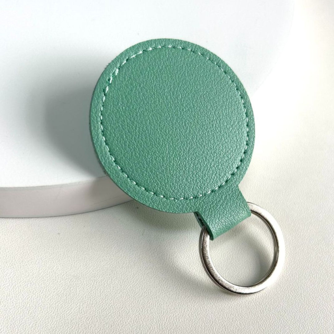 Unisex keychain in a stylish and functional design Bowlift